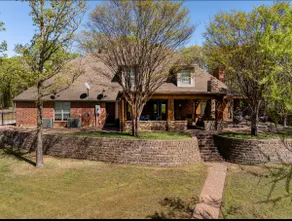 Regal Retreat - Image 3