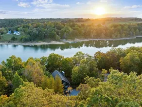 Charming Lakefront 4br/3ba Estate on Rough River! - Image 4