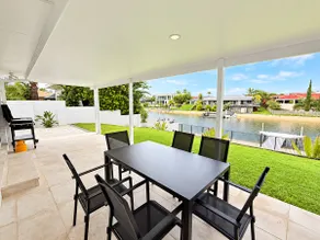 4-Bedroom Luxury Waterfront Home in Broadbeach - Image 2