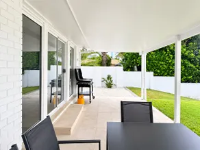 4-Bedroom Luxury Waterfront Home in Broadbeach - Image 4