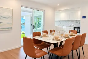 4-Bedroom Luxury Waterfront Home in Broadbeach - Image 3
