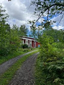 Small cottage along the pilgrim's trail - Image 2