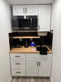 A6-Cozy Modern Guest Studio - Image 3