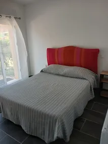House with a private pool - Image 4