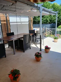 House with a private pool - Image 5