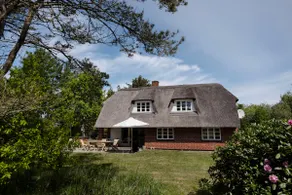 Scenic summer house by the North Sea with hot tub - Image 4
