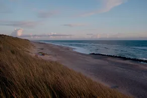 Scenic summer house by the North Sea with hot tub - Image 3