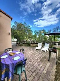 House with courtyard, A/C, ~Port 5 minutes away~Beach 10 minutes away - Image 5