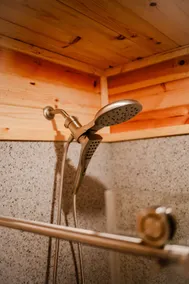 Bear Cabin - Image 4