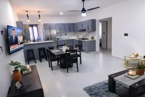 Modern 2BR Apartment 3 Min from Airport with Free Parking - 1 - Image 5