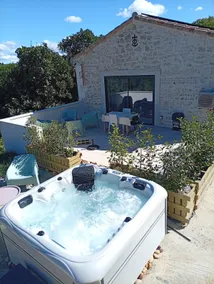 Nature Accommodation Jacuzzi Spa 15 min from ARLES NÎMES - Image 3