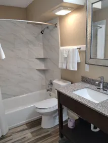 (131) Gated - 1 King BR/1 Bath Apt w/ Full Kitchen - Image 2