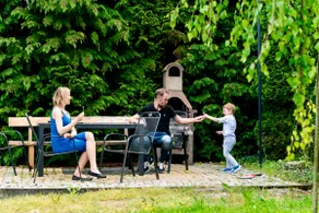 Sødt familiens hjem med have - Image 3