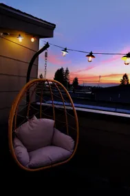 New! Cozy & Artsy 3BR Stay in Greenwood w/Rooftop - Image 4