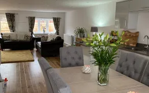 Honeyberry Cottage -PART OF ALTON COTTAGES - Image 4