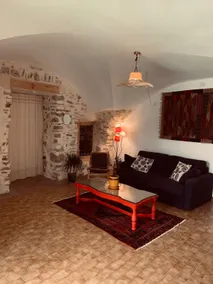 La Source Studio with its private courtyard - Image 2