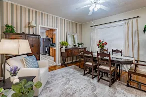 Cozy Dream Cottage - Steps from Best Food & Shops - Image 5