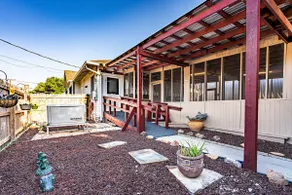 Cozy Dream Cottage - Steps from Best Food & Shops - Image 2