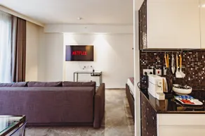 Mercury Suites Premium Apartments With Pool Access - Image 2