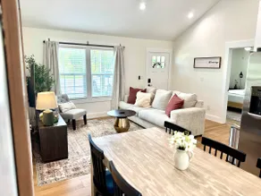 Liberty Cottage: 3BR/2BA+Deck Near Downtown&Mall - Image 5