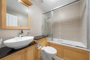 2 Bed Flat Trafalgar Square (w/AC) - Image 5
