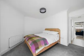 2 Bed Flat Trafalgar Square (w/AC) - Image 4