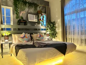 Lovelle's Space KING & Queen BEDS! Parking, Pool! - Image 2