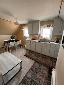 Elvis's Fun Summer House Unit B - Image 2