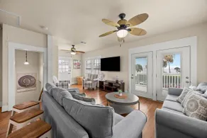 Fabulous Location~Walk to Beach~Pets~2 Homes - Image 4