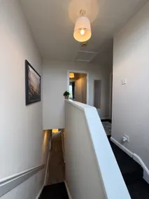 Spacious 3 bed house with garden & free parking - Image 5