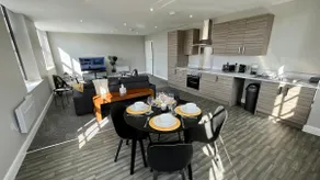 Luxury apartment, great location - Image 4