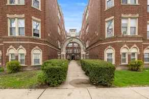 Chic Chicago Hideaway near Suburbs w/ Parking - Image 5