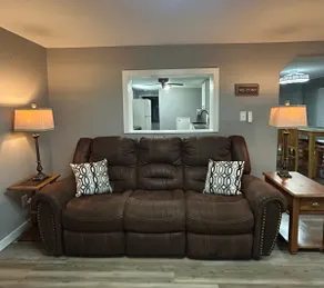 Crystal Moon Cottage - Image 2