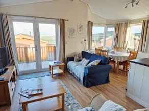 Spacious lodge for 6 - nr Woolacombe - Image 2