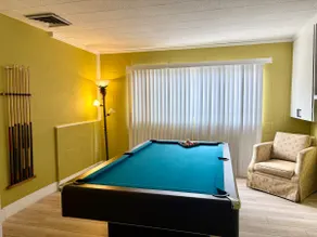 Vibrant Family Home and Pool - Image 5