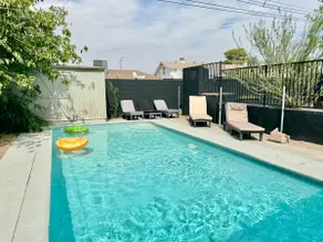 Vibrant Family Home and Pool - Image 3
