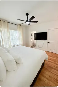 Luxury Accommodations. - Image 2
