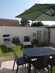 House between City and Nature - Image 2