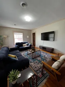 The Raven Sunflower Apartment in Historic Atchison - Image 2