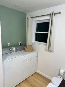 Modern Pownal Apartment - Image 2