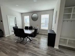 Your home away from home-Jarrell - Image 5