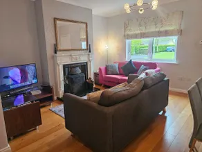 Fabulous Location 2 bedroom Apt. Free Parking - Image 3
