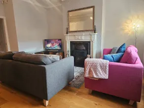 Fabulous Location 2 bedroom Apt. Free Parking - Image 2