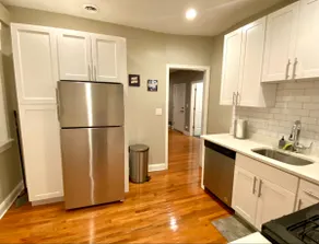 Huge Perfect Edgewater location - Image 2