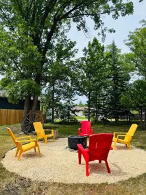 3 mins to Beach|Fishing|Treed Yard|Full Kitchen - Image 2