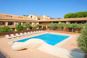 Sublime T3 at the Golf • Pool • WIFI • Parking - Image 2