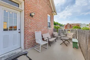 Walk Downtown: Inviting Historic Home in Dubuque! - Image 3