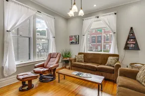 Walk Downtown: Inviting Historic Home in Dubuque! - Image 4