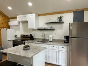 The Bluebonnet with Brazos River Access! King Bed - Image 5