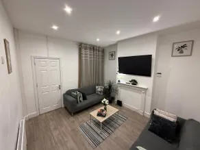 2 Comfy Double Bedrooms - Image 4